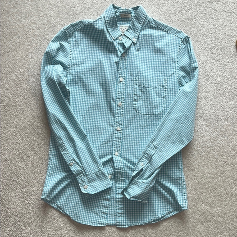 Gently worn! 🩵 Men’s J. Crew Button Down | Size Small